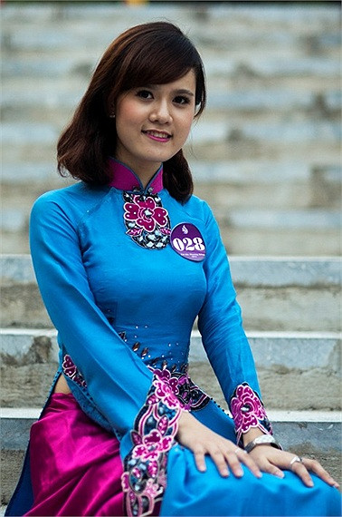 Nụ cười duyên dáng càng đẹp hơn trong nắng thu. >>Những nữ sinh diện áo dài đẹp hơn vẻ xuân thì của Mai Phương Thúy (P26) >>Những nữ sinh diện áo dài đẹp hơn vẻ xuân thì của Mai Phương Thúy (P25) >>Midu đẹp tinh khôi giữa phố Sài Gòn >>Nữ sinh HV Báo chí và Tuyên truyền khoe nét thanh tân, quyến rũ