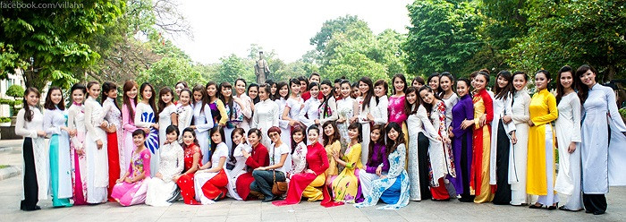 Toàn bộ các thí sinh tham gia vào tiết mục chụp ảnh lưu lại những khoảnh khắc đẹp. >>Những nữ sinh diện áo dài đẹp hơn vẻ xuân thì của Mai Phương Thúy (P25) >>Midu đẹp tinh khôi giữa phố Sài Gòn >>Nữ sinh HV Báo chí và Tuyên truyền khoe nét thanh tân, quyến rũ Toàn bộ các thí sinh tham gia vào tiết mục chụp ảnh lưu lại những khoảnh khắc đẹp. >>Những nữ sinh diện áo dài đẹp hơn vẻ xuân thì của Mai Phương Thúy (P25) >>Midu đẹp tinh khôi giữa phố Sài Gòn >>Nữ sinh HV Báo chí và Tuyên truyền khoe nét thanh tân, quyến rũ