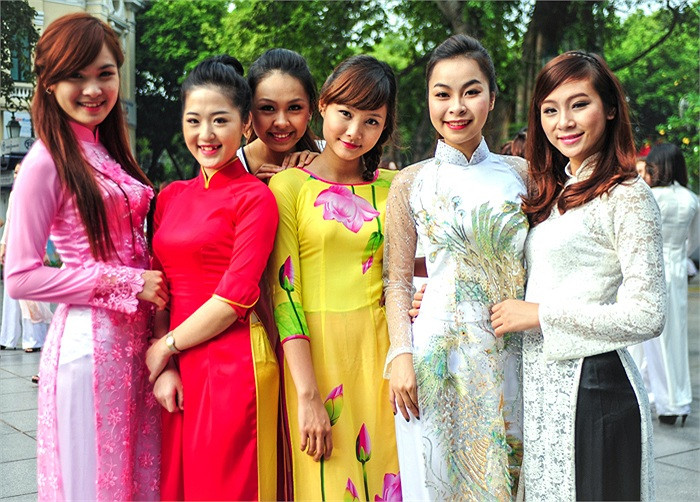 Những nữ sinh tham gia cuộc thi Imiss Thăng Long 2012 đã có những trải nghiệm hết sức thú vị. >>Những nữ sinh diện áo dài đẹp hơn vẻ xuân thì của Mai Phương Thúy (P25) >>Midu đẹp tinh khôi giữa phố Sài Gòn >>Nữ sinh HV Báo chí và Tuyên truyền khoe nét thanh tân, quyến rũ Những nữ sinh tham gia cuộc thi Imiss Thăng Long 2012 đã có những trải nghiệm hết sức thú vị. >>Những nữ sinh diện áo dài đẹp hơn vẻ xuân thì của Mai Phương Thúy (P25) >>Midu đẹp tinh khôi giữa phố Sài Gòn >>Nữ sinh HV Báo chí và Tuyên truyền khoe nét thanh tân, quyến rũ