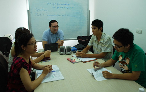 Với mô hình đào tạo học ít người trong một lớp, đội ngũ giáo viên giàu kinh nghiệm và khu thư viện với hàng trăm đầu sách, cùng không gian vui chơi...GLN Keangnam là nơi đào tạo tiếng Anh thú vị và hiệu quả.