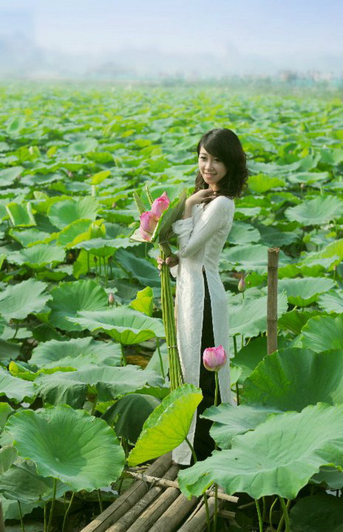 Phương Thanh cho rằng mình là một cô gái khá truyền thống, có quan niệm khá khắt khe về trinh tiết của người phụ nữ. “Đối với cá nhân Thanh thì trinh tiết là điều thiêng liêng và cần gìn giữ cho đến ngày cưới. Tuy nhiên, mỗi người có quyền lựa chọn cho mình một cách sống khác nhau, phù hợp với quan điểm sống và mong muốn của mình. Mình không áp đặt quan điểm của mình là đúng với người khác”. Phương Thanh cho rằng mình là một cô gái khá truyền thống, có quan niệm khá khắt khe về trinh tiết của người phụ nữ. “Đối với cá nhân Thanh thì trinh tiết là điều thiêng liêng và cần gìn giữ cho đến ngày cưới. Tuy nhiên, mỗi người có quyền lựa chọn cho mình một cách sống khác nhau, phù hợp với quan điểm sống và mong muốn của mình. Mình không áp đặt quan điểm của mình là đúng với người khác”.