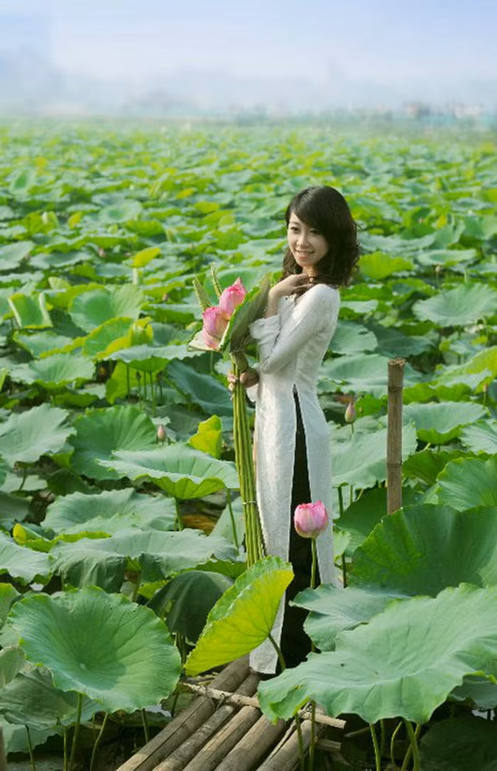 Phương Thanh cho rằng mình là một cô gái khá truyền thống, có quan niệm khá khắt khe về trinh tiết của người phụ nữ. “Đối với cá nhân Thanh thì trinh tiết là điều thiêng liêng và cần gìn giữ cho đến ngày cưới. Tuy nhiên, mỗi người có quyền lựa chọn cho mình một cách sống khác nhau, phù hợp với quan điểm sống và mong muốn của mình. Mình không áp đặt quan điểm của mình là đúng với người khác”.