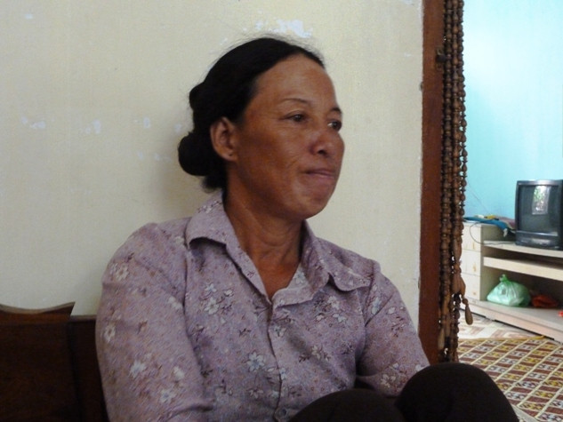 Chị Trịnh Thị Hiên (Vũ Thư, Thái Bình) chia sẻ rằng dù có phải làm ngày làm đêm cũng cố gắng cày cho con có chữ - Ảnh: Kim Ngân Chị Trịnh Thị Hiên (Vũ Thư, Thái Bình) chia sẻ rằng dù có phải làm ngày làm đêm cũng cố gắng cày cho con có chữ - Ảnh: Kim Ngân