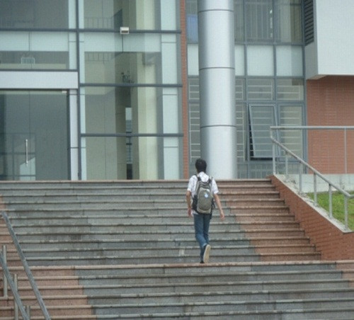 Nhiều thí sinh chủ quan đến sát giờ thi, sau khi các bạn đã vào phòng thi gần hết.