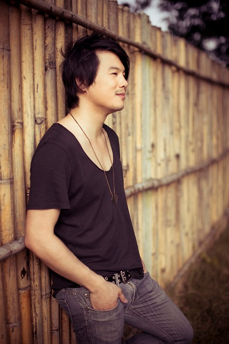 Thanh Bùi sớm được yêu mến qua bài Hit "Lặng thầm một tình yêu" song ca với Hồ Ngọc Hà