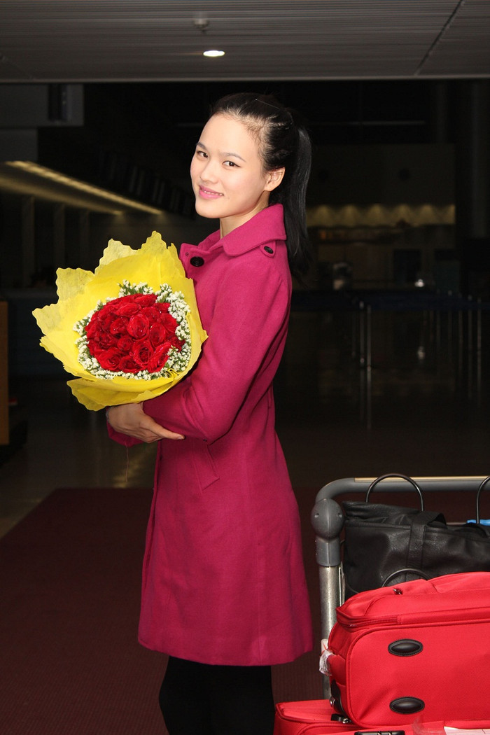 Chuẩn bị hành trang khá chu đáo cho cuộc hành trình này, Tuyết Lan may mắn nhận được sự hỗ trợ rất tích cực từ các nhà thiết kế như Đỗ Mạnh Cường, Valenciani, Võ Việt Chung...