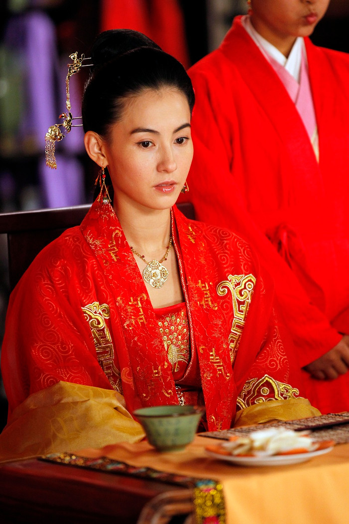 Giữ vai trò có vẻ khá “chủ chốt” trong loạt poster quảng bá cho phim, dường như Trương Bá Chi sẽ có rất nhiều đất diễn trong dự án phim lần này, với mạch phim xoay quanh nhân vật trung tâm Mộc Quế Anh.