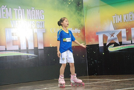 Bé Kiều Trang cũng mang đến phần thi hồn nhiên, dễ thương Bé Kiều Trang cũng mang đến phần thi hồn nhiên, dễ thương