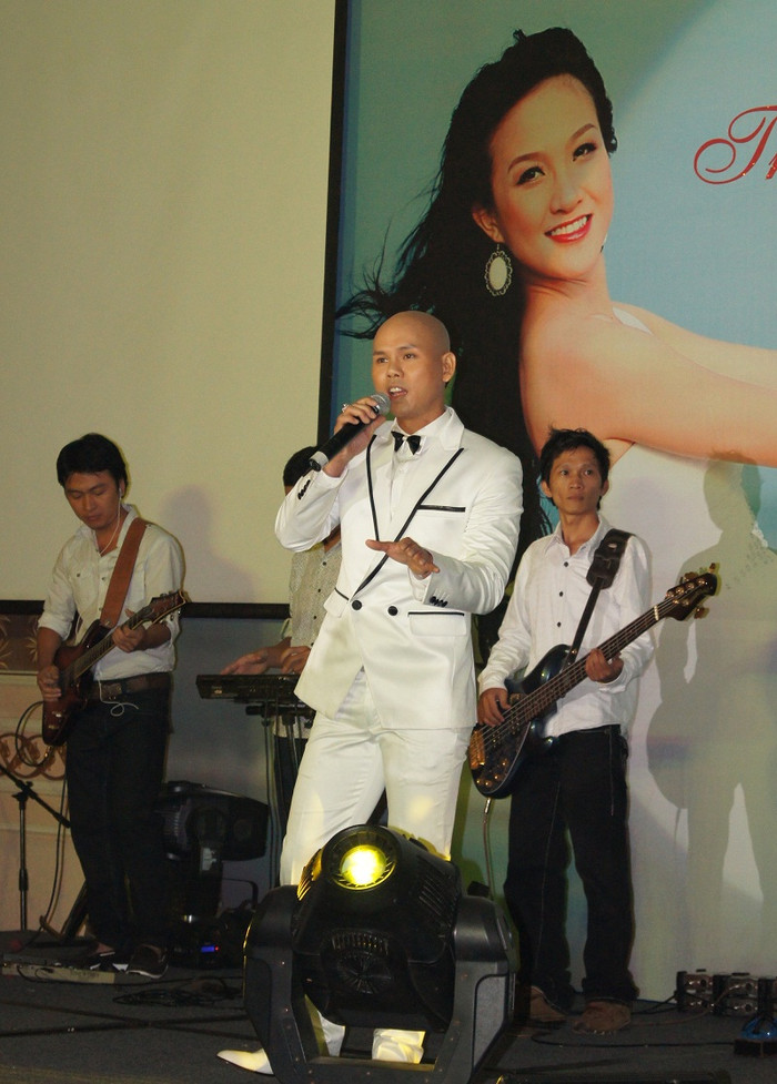 Album "Níu kéo hay buông tay" là album song ca đặc biệt bởi hai giọng hát hiểu nhau từ tâm hồn