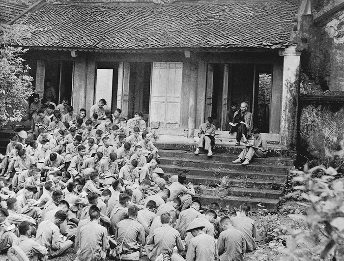 Ngày 19/9/1954, tại Đền Giếng của Khu di tích lịch sử Đền Hùng, Bác Hồ đã có lời căn dặn nổi tiếng: “Các Vua Hùng đã có công dựng nước, Bác cháu ta phải cùng nhau giữ lấy nước”. Ảnh tư liệu: Bảo tàng Hồ Chí Minh. bac-ho.jpg