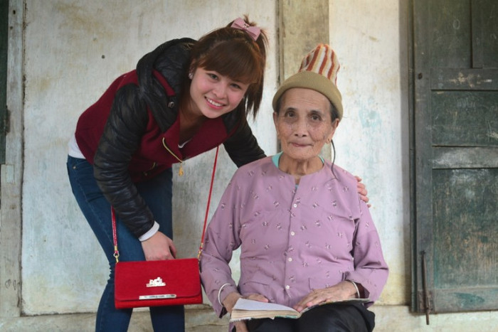 Cô bí thư Trường ĐH Công nghiệp học hỏi thêm nhiều kinh nghiệm sau chuyến đi, để lại trong cô bé những ấn tượng về cảnh vật con người Tây Bắc. Cô bí thư Trường ĐH Công nghiệp học hỏi thêm nhiều kinh nghiệm sau chuyến đi, để lại trong cô bé những ấn tượng về cảnh vật con người Tây Bắc.