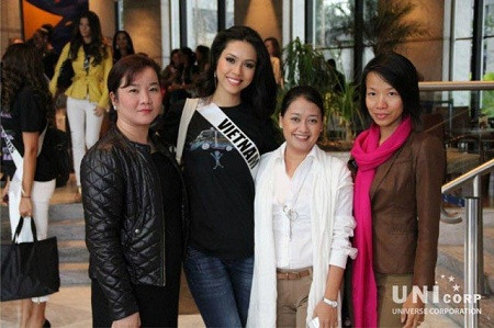 Phái đoàn Việt Nam đã đến Brazil để ủng hộ cô trong đêm chung kết xếp hạng