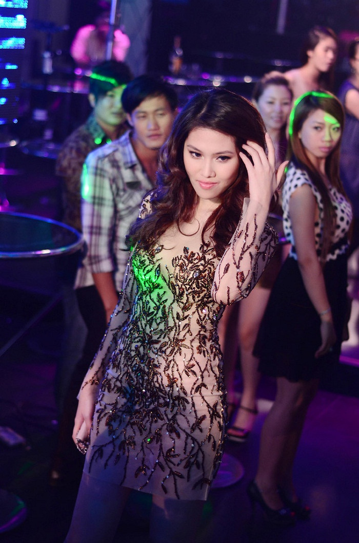 Thu Hằng cũng cho biết đây là lần đầu tiên cô tham gia như một diễn viên trong MV vì cô thích bản master của Sexy Girl. Thu Hằng cũng hy vọng khi MV ra mắt cùng album vol4 của Nam Cường ngày 10/2 tới đây sẽ mang đến bất ngờ cho khán giả. Thu Hằng cũng cho biết đây là lần đầu tiên cô tham gia như một diễn viên trong MV vì cô thích bản master của Sexy Girl. Thu Hằng cũng hy vọng khi MV ra mắt cùng album vol4 của Nam Cường ngày 10/2 tới đây sẽ mang đến bất ngờ cho khán giả.