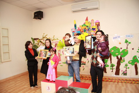 Các bé được tự do thể hiện sự sáng tạo, tự tin hơn với các hoạt động ngoại khóa Các bé được tự do thể hiện sự sáng tạo, tự tin hơn với các hoạt động ngoại khóa