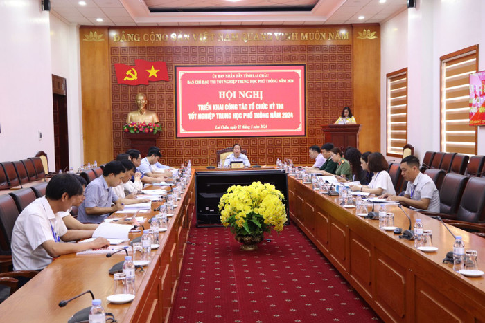 Hội nghị Triển khai công tác tổ chức Kỳ thi tốt nghiệp trung học phổ thông năm 2024 tỉnh Lai Châu. Ảnh: Cổng TTĐT tỉnh Lai Châu Quang cảnh 2(1).jpg