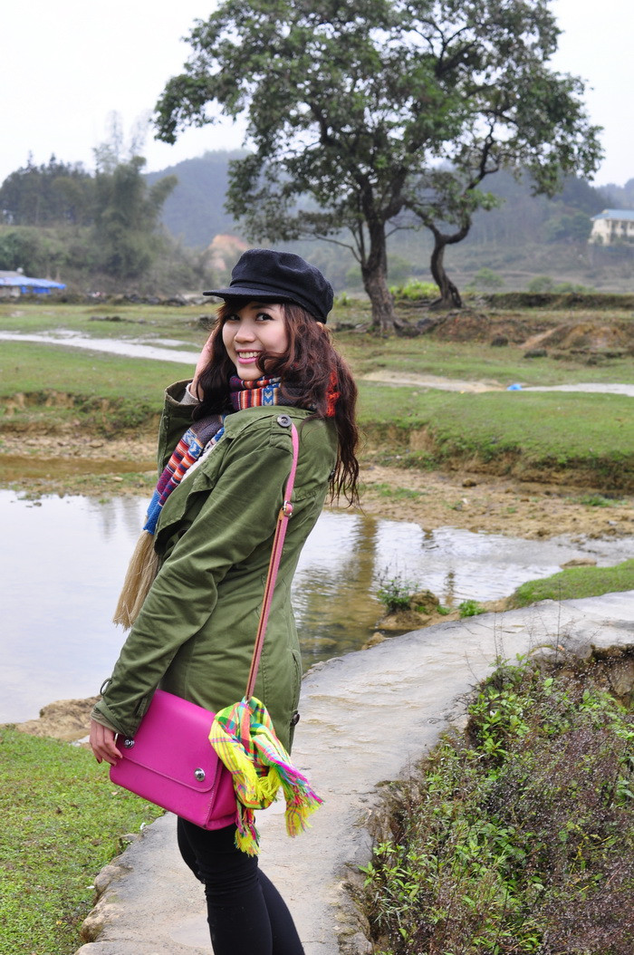 “Sau chuyến đi mình thấy mình yêu đời hơn, tin tưởng hơn về xã hội còn có nhiều người tốt. Trước mình hay suy nghĩ bi quan, nhưng trở về từ vùng cao Chí Viễn, mình lạc quan hơn rất nhiều. Mình nghĩ rằng cần yêu thương thật nhiều, sống trên đời cần có một tấm lòng sẻ chia”, Ngọc Trâm tâm sự. “Sau chuyến đi mình thấy mình yêu đời hơn, tin tưởng hơn về xã hội còn có nhiều người tốt. Trước mình hay suy nghĩ bi quan, nhưng trở về từ vùng cao Chí Viễn, mình lạc quan hơn rất nhiều. Mình nghĩ rằng cần yêu thương thật nhiều, sống trên đời cần có một tấm lòng sẻ chia”, Ngọc Trâm tâm sự.