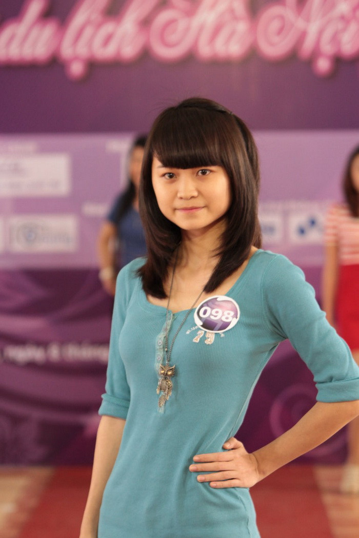 Nguyễn Thị Hoa Ngày sinh: 27/1/1992 Nơi sinh: Hà Nội Sinh viên ĐH Sư phạm Hà Nội 1 Nguyễn Thị Hoa Ngày sinh: 27/1/1992 Nơi sinh: Hà Nội Sinh viên ĐH Sư phạm Hà Nội 1