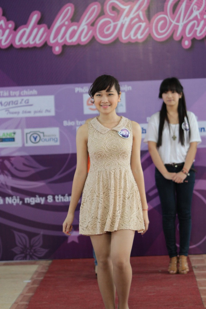 Nguyễn Phương Thảo Ngày sinh:21/12/1991 Nơi sinh: Hà Giang Lớp:Quản lý kinh tế 29A1, Học viện Báo chí và Tuyên truyền Nguyễn Phương Thảo Ngày sinh:21/12/1991 Nơi sinh: Hà Giang Lớp:Quản lý kinh tế 29A1, Học viện Báo chí và Tuyên truyền