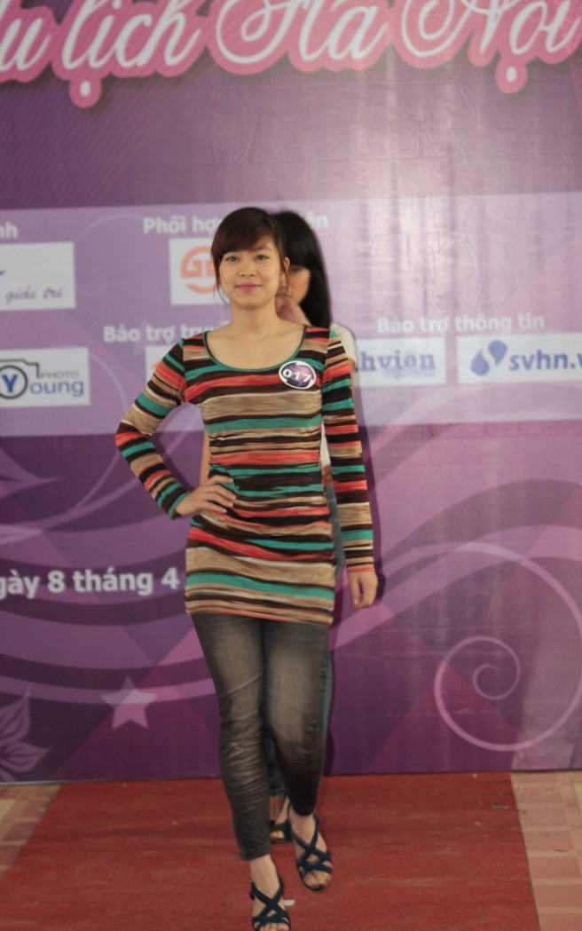 Nguyễn Thị Dung Ngày sinh: 10/11/1992 Nơi sinh: Hà Nội Lớp:511412E, Đại Học Dân Lập Phương Đông Nguyễn Thị Dung Ngày sinh: 10/11/1992 Nơi sinh: Hà Nội Lớp:511412E, Đại Học Dân Lập Phương Đông