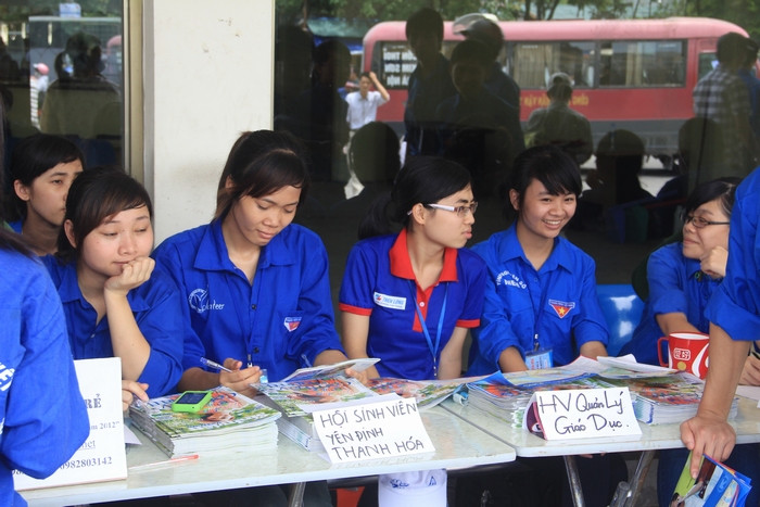 Chiến dịch “Tiếp sức mùa thi” của Tuổi trẻ thủ đô năm nay được chia thành 2 giai đoạn. Giai đoạn 1 theo 3 đợt. Đợt 1 từ 28/7 đến 5/7, đợt 2 từ 5/7 đến 10/7, đợt 3 từ 10/7 đến hết kì thi CĐ-ĐH trong đợt 3. Giai đoạn 2: Chào tân sinh viên kéo dài từ 25/8 đến hết tháng 9. Chiến dịch “Tiếp sức mùa thi” của Tuổi trẻ thủ đô năm nay được chia thành 2 giai đoạn. Giai đoạn 1 theo 3 đợt. Đợt 1 từ 28/7 đến 5/7, đợt 2 từ 5/7 đến 10/7, đợt 3 từ 10/7 đến hết kì thi CĐ-ĐH trong đợt 3. Giai đoạn 2: Chào tân sinh viên kéo dài từ 25/8 đến hết tháng 9.