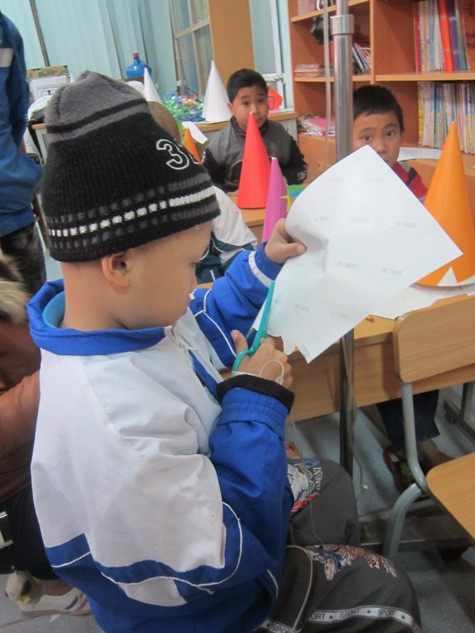 Không khí Noel làm quên đi nỗi đau ở Lớp học Hy vọng ảnh 6