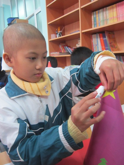 Không khí Noel làm quên đi nỗi đau ở Lớp học Hy vọng ảnh 2