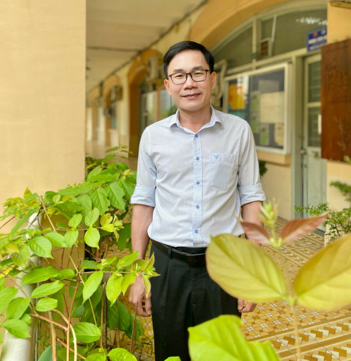 Phó Giáo sư, Tiến sĩ Phan Mạnh Hùng – Phó Trưởng khoa Văn học, Trường Đại học Khoa học Xã hội và Nhân văn, Đại học Quốc gia Thành phố Hồ Chí Minh. Ảnh: NVCC image_6483441 (2).JPG
