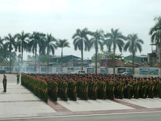 Học viện Cảnh sát Nhân dân tổ chức lễ tốt nghiệp cho 518 học viên đào tạo đại học hệ chính quy D33, khóa 2007 – 2012. CHÙM ẢNH: NÉT HỒN NHIÊN CỦA CÁC BÉ KHIẾM THÍNH NGÀY TỰU TRƯỜNG BỨC TÂM THƯ XÚC ĐỘNG CỦA PHÓ GIÁO SƯ VĂN NHƯ CƯƠNG GỬI HỌC TRÒ BÉ MẦM NON NGỘ NGHĨNH ĐÁNG YÊU NGÀY ĐẦU ĐẾN TRƯỜNG RƠI NƯỚC MẮT, HỌC SINH QUỲ ĐẤT TRONG LỄ TỰU TRƯỜNG