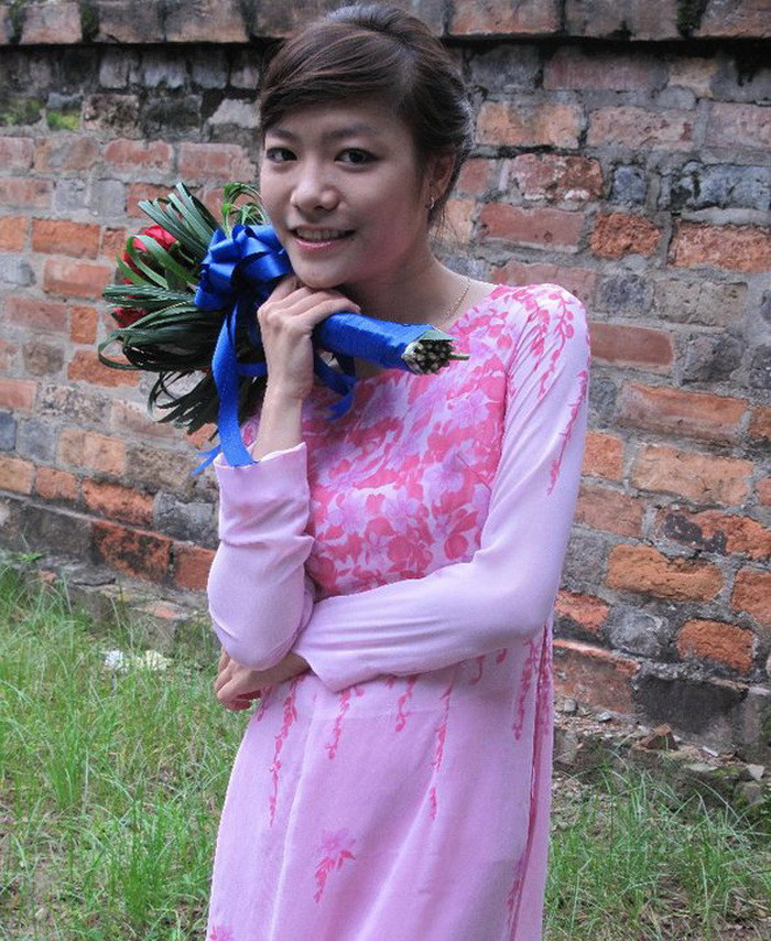 Những lúc rảnh rỗi, Cẩm Nhung dành trọn thời gian để chơi đàn vì piano ngấm máu thành niềm đam mê lớn của Nhung từ lúc nào rồi. Cô gái tài năng này luôn mong muốn chơi đàn thật giỏi. Những lúc rảnh rỗi, Cẩm Nhung dành trọn thời gian để chơi đàn vì piano ngấm máu thành niềm đam mê lớn của Nhung từ lúc nào rồi. Cô gái tài năng này luôn mong muốn chơi đàn thật giỏi.