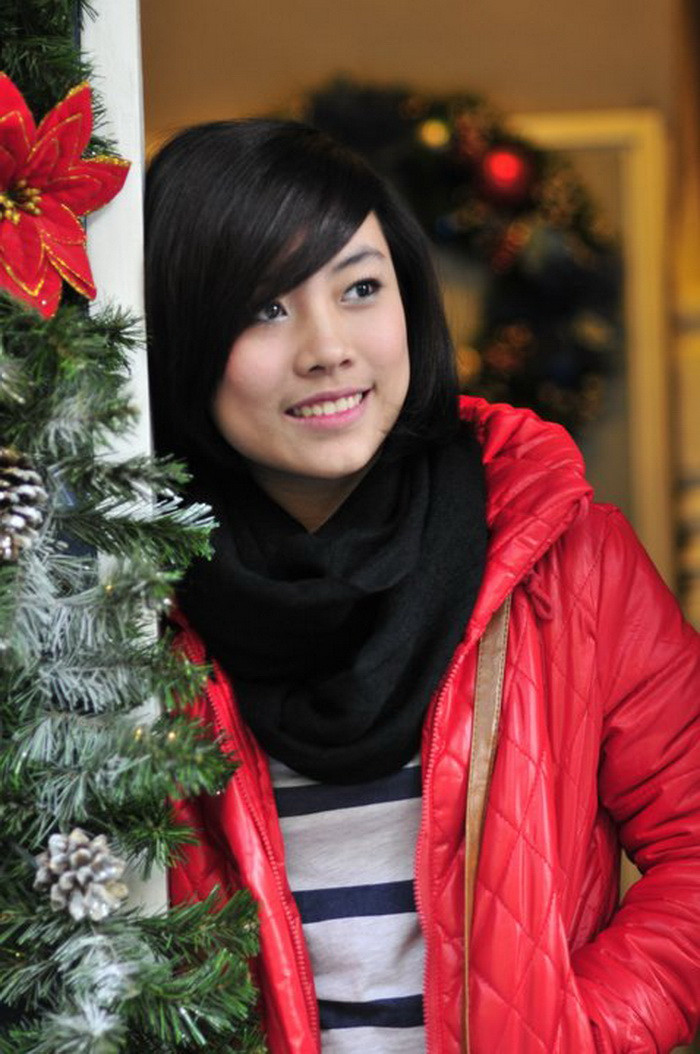 Ngoài ra, Vân Trang còn tham gia năng nổ hoạt động tình nguyện 2 năm nay. “Mình thấy được cái nhiệt huyết của tuổi trẻ. Điều đó mang lại niềm vui và sự trưởng thành cho mình”, Vân Trang chia sẻ. Cô nàng tự tin nhất ở mình tính vui vẻ và hay cười nói.