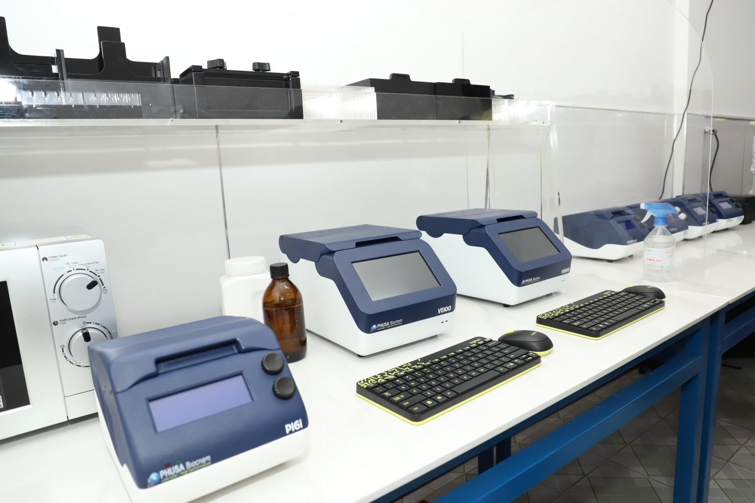 Trường Đại học Sư phạm - Đại học Đà Nẵng khai trương phòng thí nghiệm “Open PCR Lab” (tháng 6/2025). Ảnh: UED