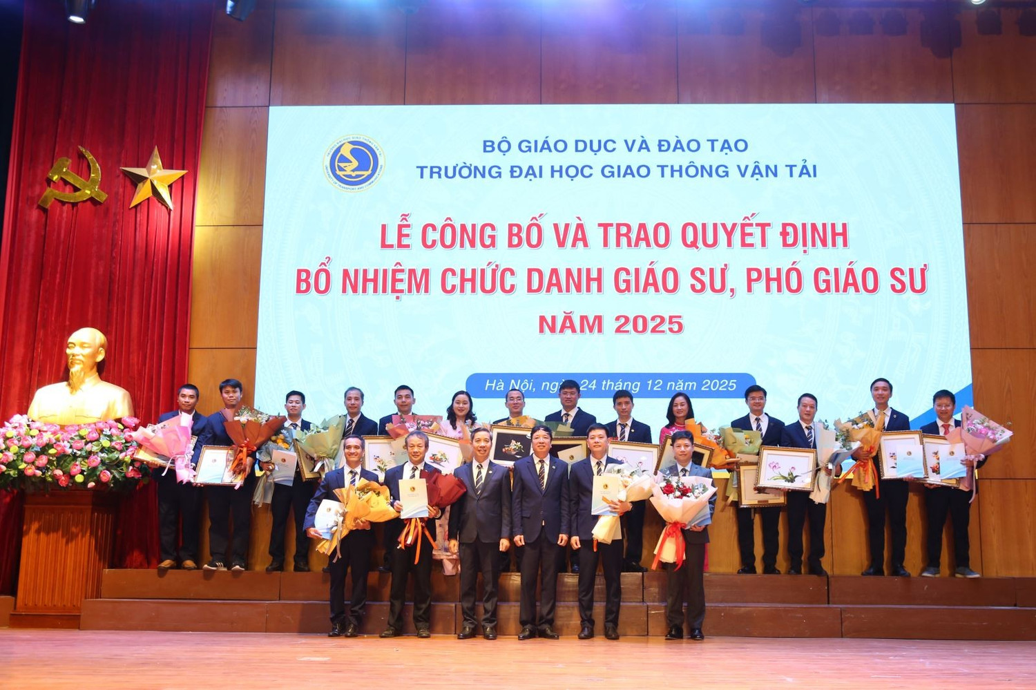 Theo Phó Giáo sư Nguyễn Tấn Dũng, các tiêu chí xét công nhận giáo sư, phó giáo sư cần tiếp tục điều chỉnh theo hướng coi trọng hơn những thành tựu nghiên cứu thực chất, thay vì chỉ tập trung vào việc đáp ứng các tiêu chí định lượng. Ảnh minh họa
