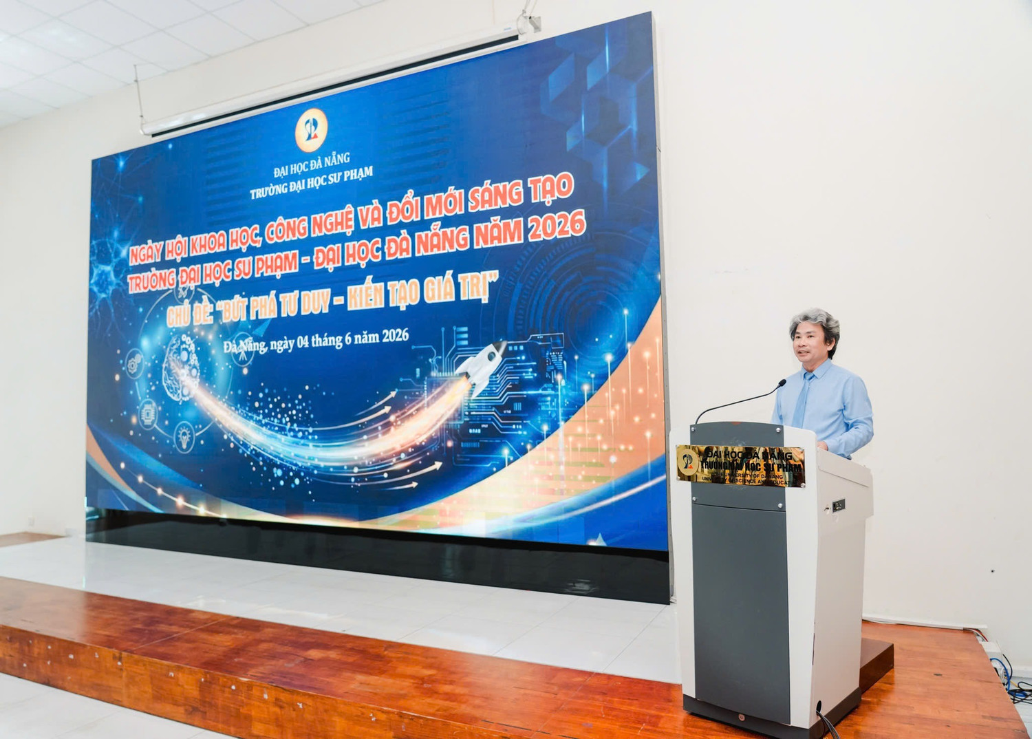 Phó Giáo sư, Tiến sĩ Võ Võ Văn Minh, Hiệu trưởng Trường Đại học Sư phạm – Đại học Đà Nẵng.