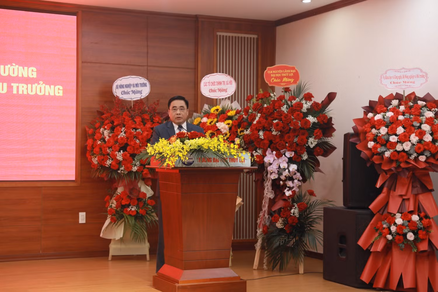 Thứ trưởng Bộ Nông nghiệp và Môi trường Nguyễn Quốc Trị phát biểu tại hội nghị.