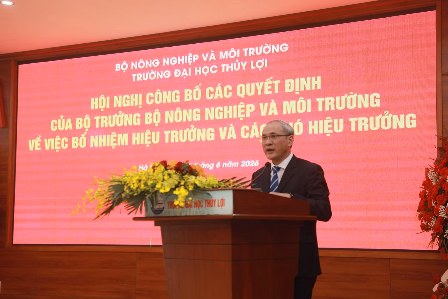 Giáo sư, Tiến sĩ Nguyễn Trung Việt, Hiệu trưởng Trường Đại học Thủy lợi, trình bày chiến lược phát triển giai đoạn 2026-2031, tầm nhìn đến năm 2050.