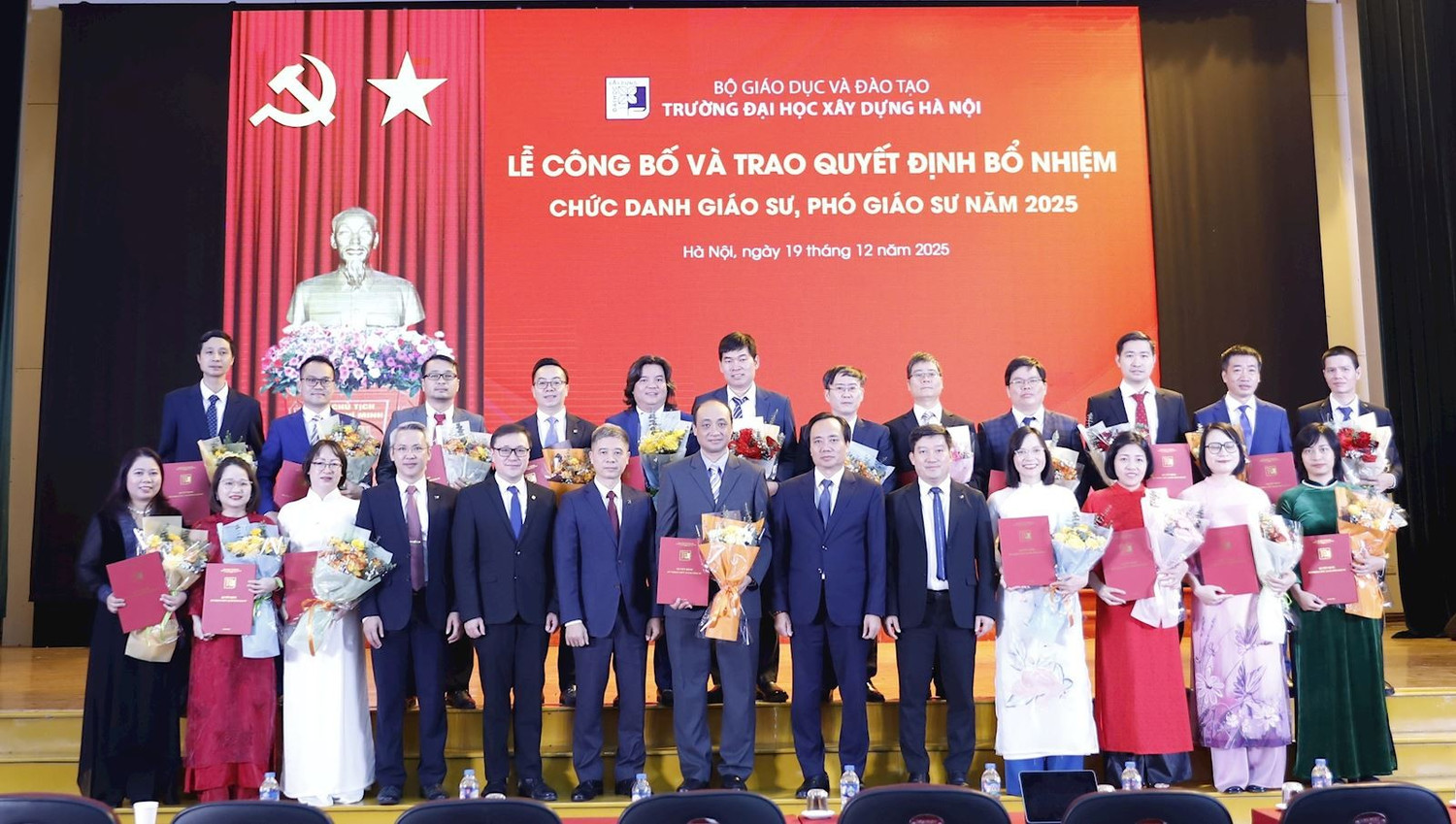 Ảnh minh họa: Lễ công bố và trao quyết định bổ nhiệm chức danh giáo sư, phó giáo sư năm 2025 của Trường Đại học Xây dựng Hà Nội