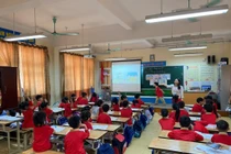 Sinh viên ngành Giáo dục Tiểu học, Khoa Sư phạm, Trường Đại học Hạ Long trong thời gian thực tập tại Trường Tiểu học, Trung học cơ sở và Trung học phổ thông Thực hành Sư phạm của Nhà trường. Ảnh: Website Nhà trường.