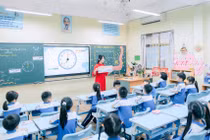 Học sinh tiểu học dễ viết vào sách giáo khoa, mô hình thư viện dùng chung sao cho hiệu quả?