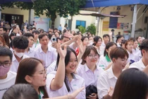 Trường ĐH "tung" vô vàn học bổng đầu vào, thí sinh cần chọn ngành, chọn trường ra sao?