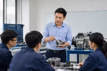 Chuẩn nghề nghiệp giảng viên cao đẳng áp dụng cả công và tư: Buộc trường tư phải thay đổi chiến lược