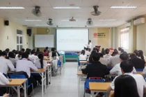 Mặt bằng chất lượng giảng viên trường công và tư sẽ đồng đều khi áp dụng chuẩn nghề nghiệp chung