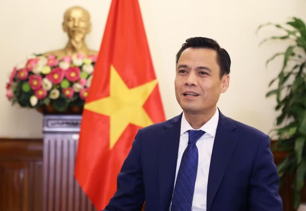 thu-truong-dang-hoang-giang.jpg