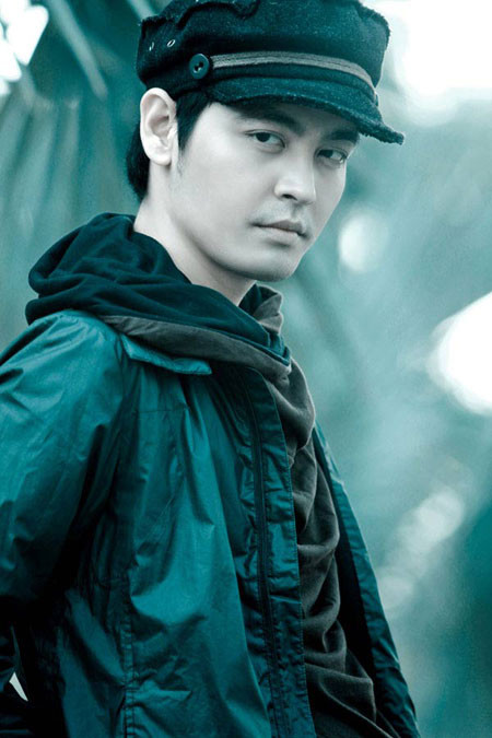 Dường như Phan Anh rất thích sử dụng mũ làm phụ kiện thời trang cho mình Dường như Phan Anh rất thích sử dụng mũ làm phụ kiện thời trang cho mình