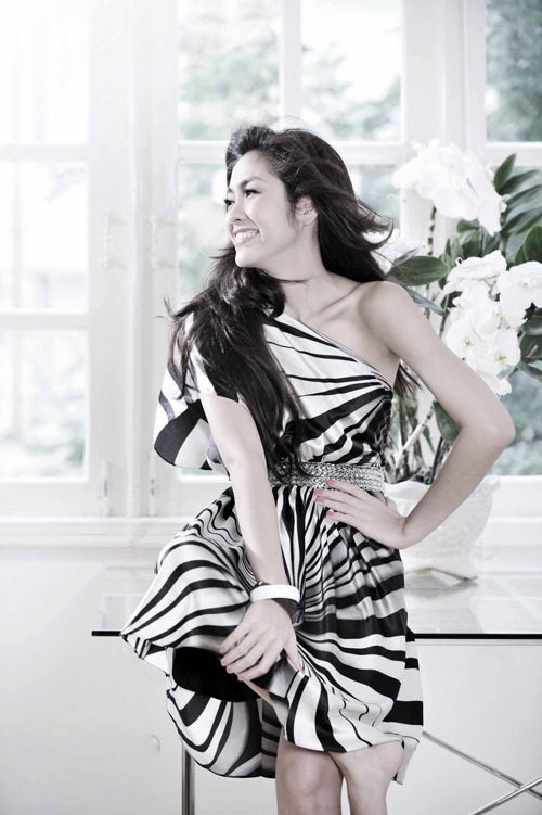 Diễn viên Tăng Thanh Hà cao và duyên dáng hơn nhờ biết chọn trang phục phù hợp