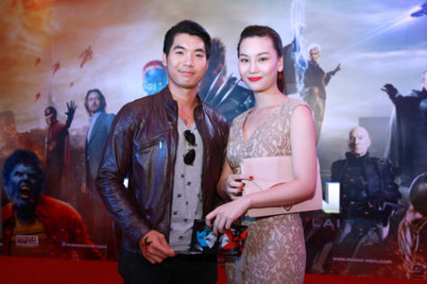 Trương Nam Thành thân mật cùng bạn gái mới tại rạp chiếu phim