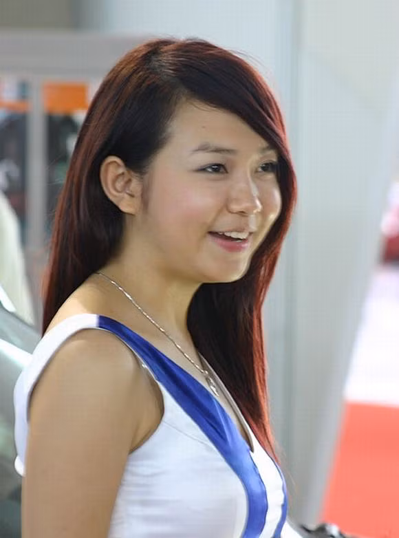 Thu Hương từng có thời gian làm PG cho một số nhãn hàng