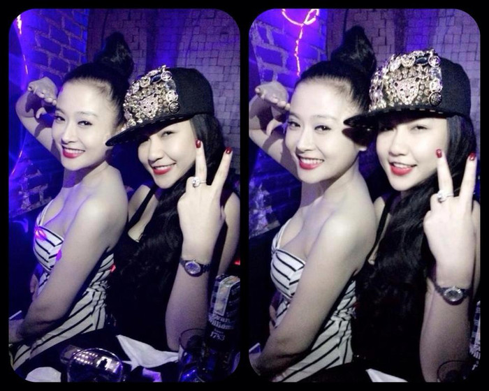 Hương Baby nhí nhảnh tạo dáng với bạn bè