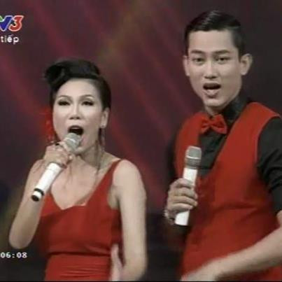 Lê Trung Cương và Khánh Ngọc tại "Cặp đôi hoàn hảo" 2013. Lê Trung Cương và Khánh Ngọc tại "Cặp đôi hoàn hảo" 2013.