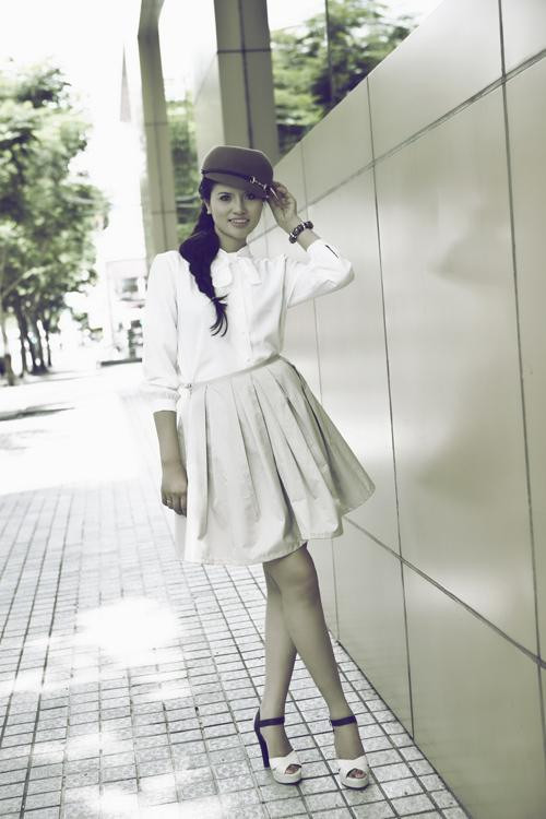 Mỗi show diễn bây giờ Lê Phương được trả 3 đến 5 triệu Mỗi show diễn bây giờ Lê Phương được trả 3 đến 5 triệu