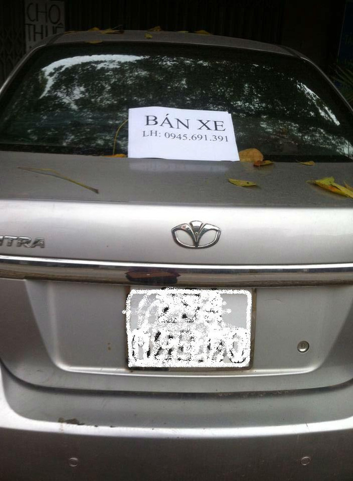 Chủ nhân của xế hộp để lại số điện thoại để khách hàng liên hệ